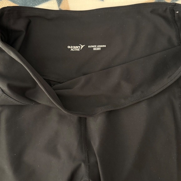 Old Navy Women's XL Active Elevate Go-Dry Black Capri Leggings with Pockets - Picture 8 of 12